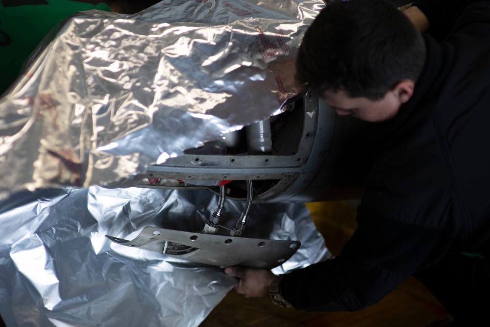 Sailors Conduct Maintenance Aboard USS Carl Vinson (CVN 70)