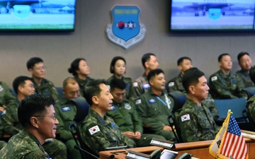 7th AF hosts ROK CSAF for first visit to Osan AB