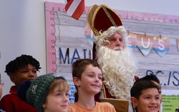St. Nikolaus Visits Netzaburg Elementary School