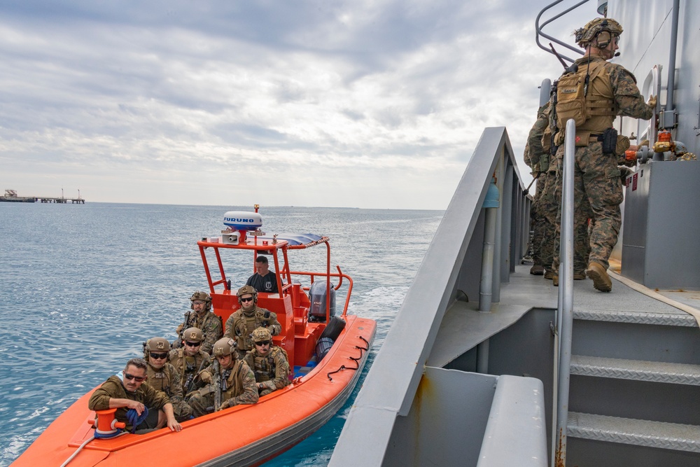 31st Marine Expeditionary Unit Maritime Raid Force conducts Visit, Board, Search and Seizure training aboard USAV Calaboza