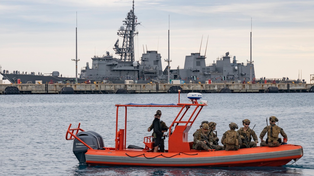 31st Marine Expeditionary Unit Maritime Raid Force conducts Visit, Board, Search and Seizure training aboard USAV Calaboza