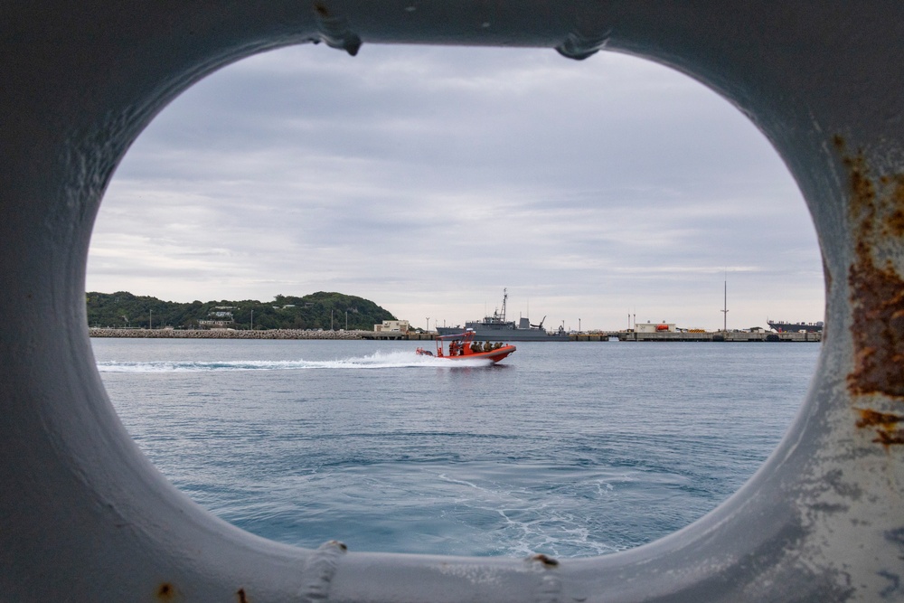 31st Marine Expeditionary Unit Maritime Raid Force conducts Visit, Board, Search and Seizure training aboard USAV Calaboza