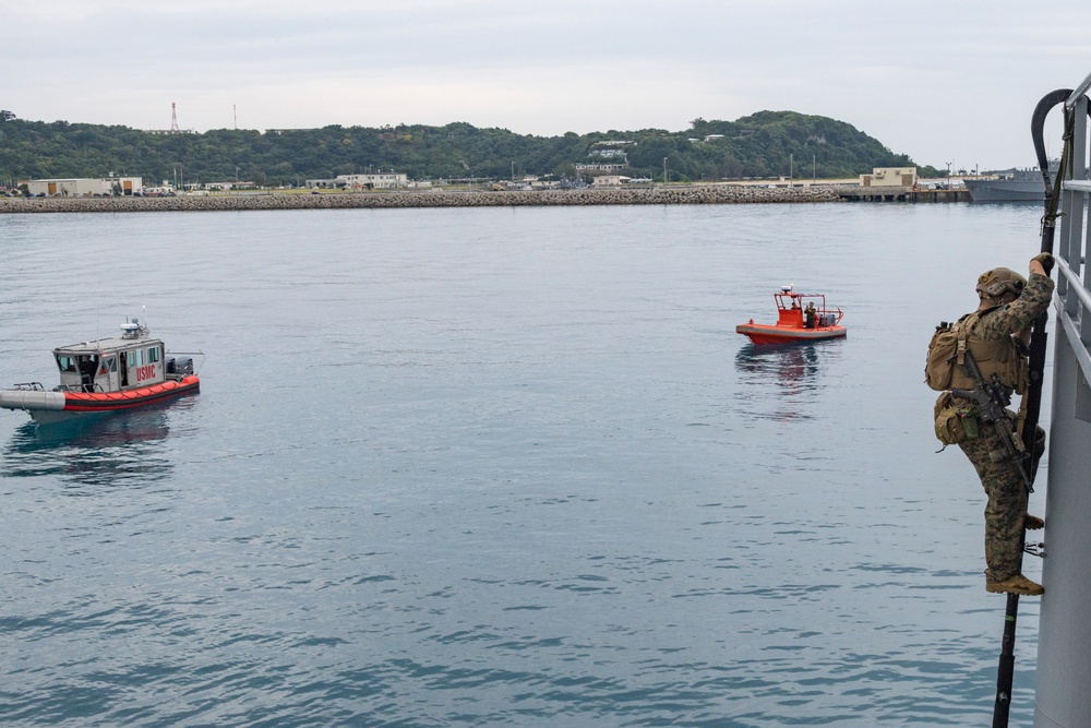 31st Marine Expeditionary Unit Maritime Raid Force conducts Visit, Board, Search and Seizure training aboard USAV Calaboza