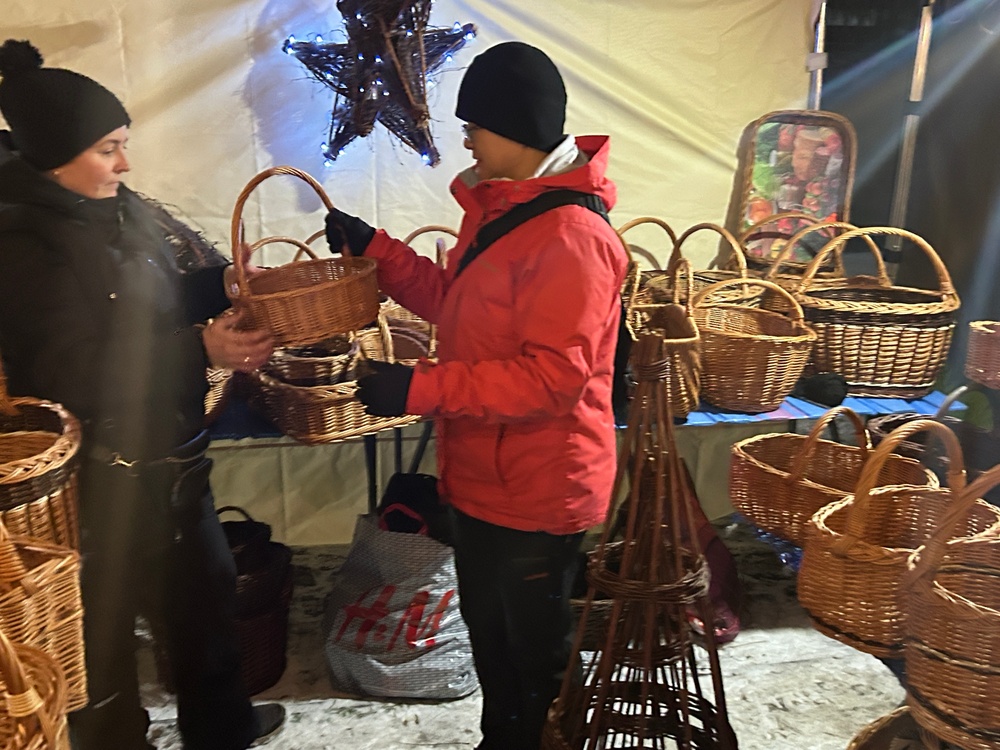 Provider Soldiers visit Powidz Christmas Market