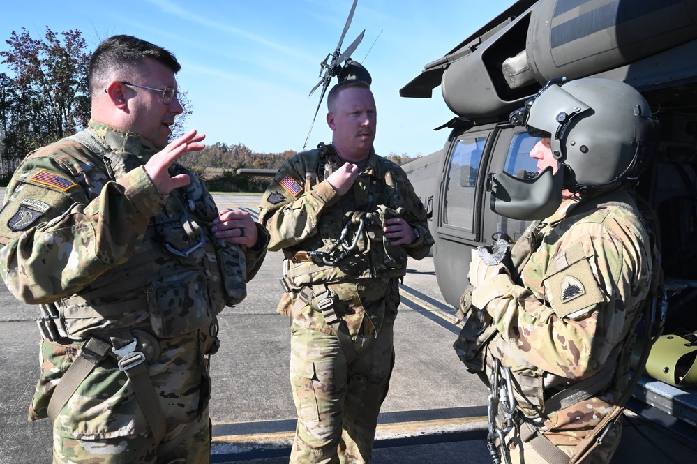 D.C. National Guard's ‘District Dustoff’ maintains hoist proficiency