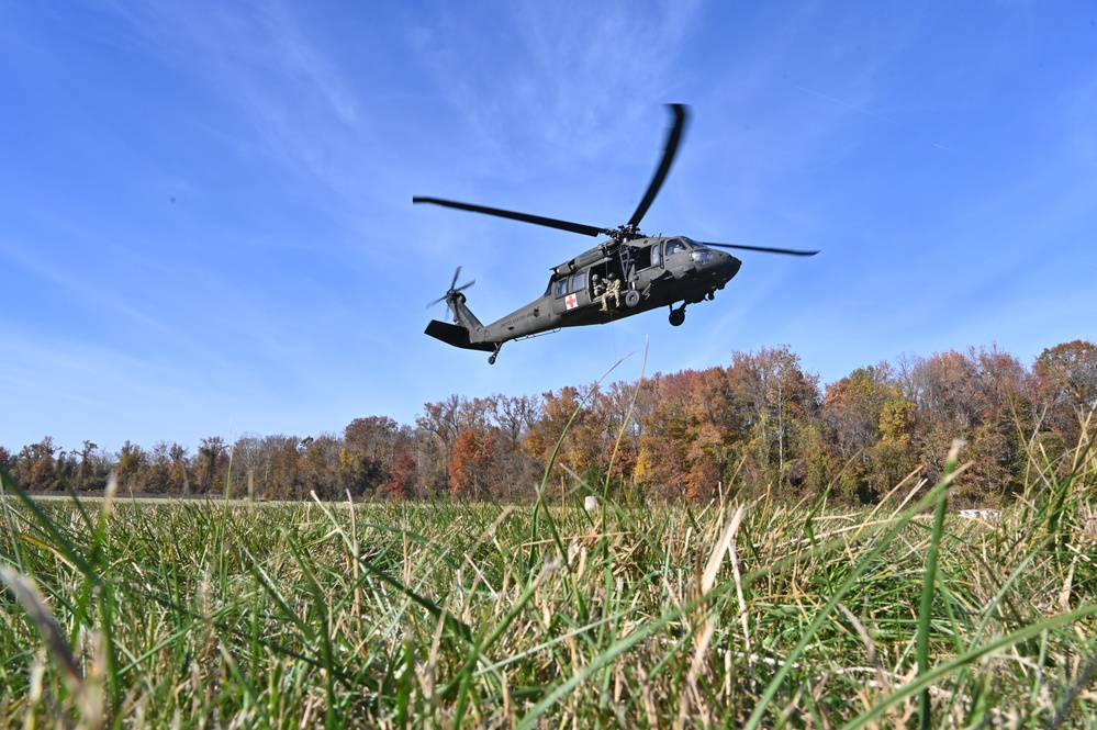 D.C. National Guard's ‘District Dustoff’ maintains hoist proficiency