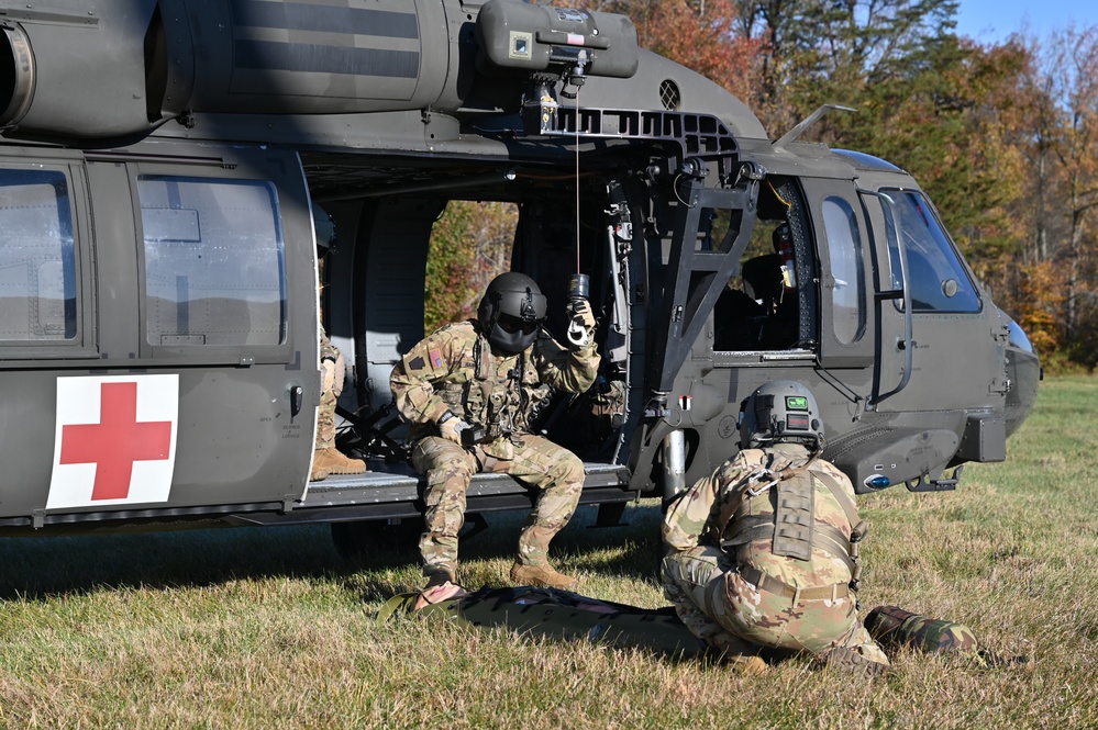 D.C. National Guard's ‘District Dustoff’ maintains hoist proficiency