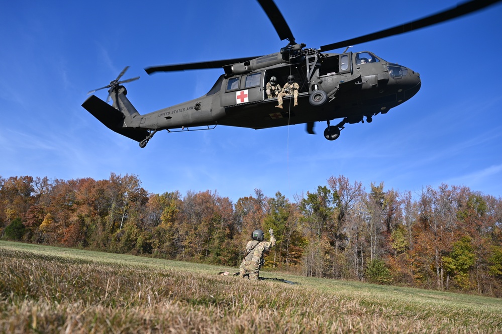 D.C. National Guard's ‘District Dustoff’ maintains hoist proficiency