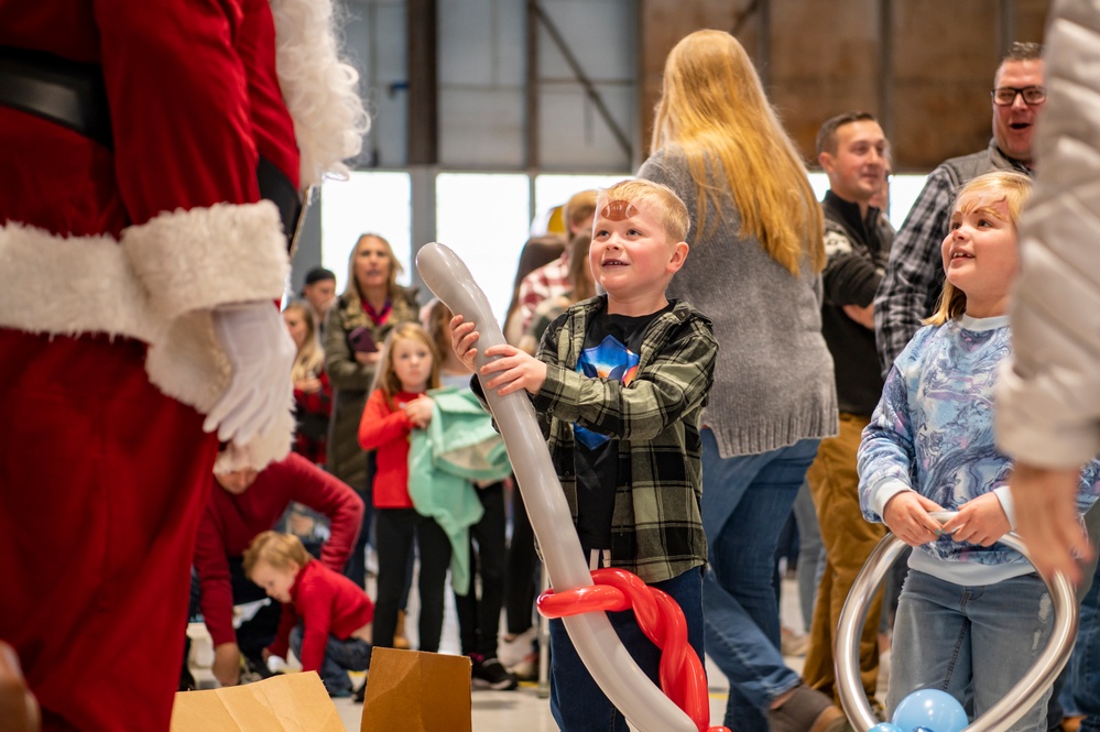 121st ARW holds annual holiday party