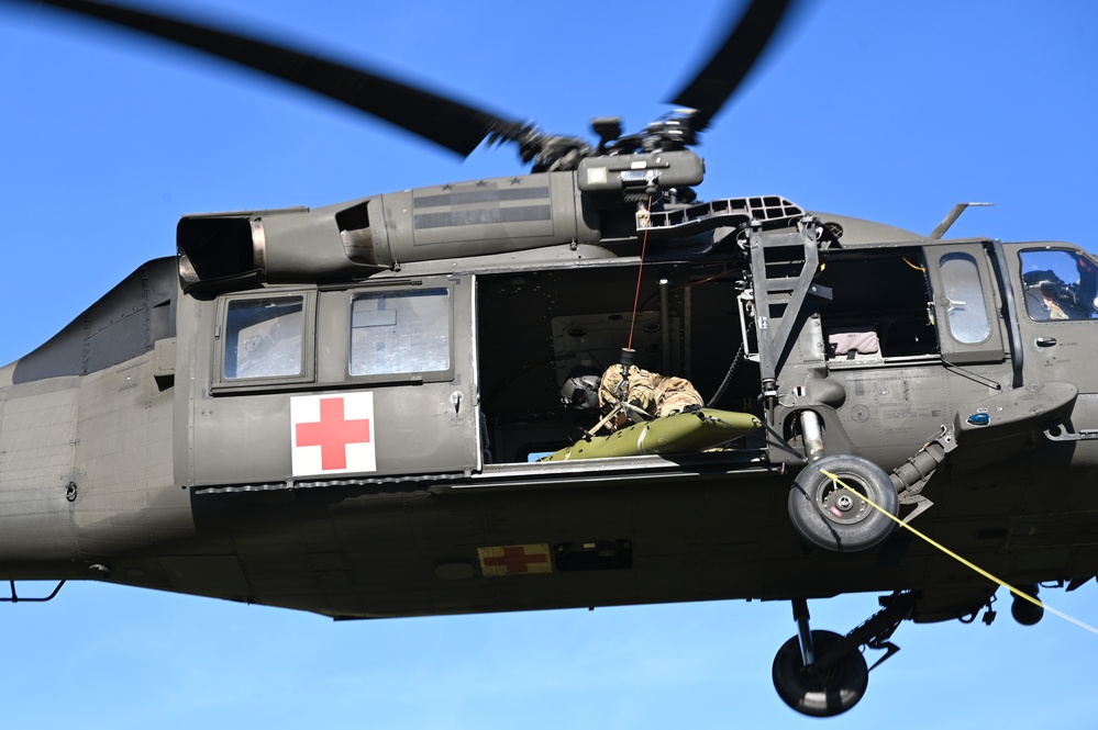 D.C. National Guard's ‘District Dustoff’ maintains hoist proficiency