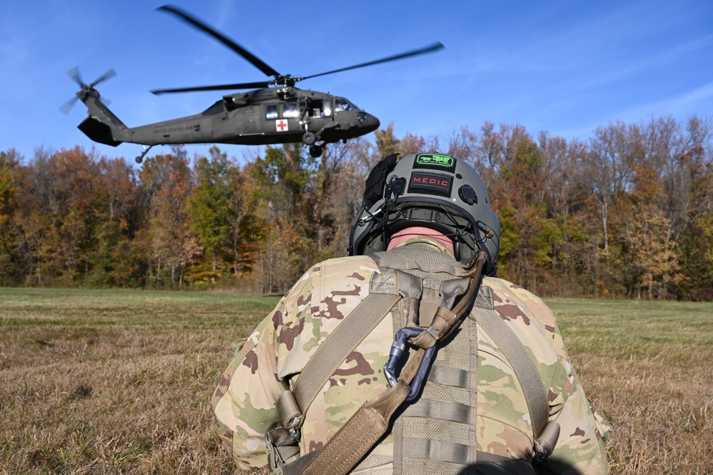 D.C. National Guard's ‘District Dustoff’ maintains hoist proficiency