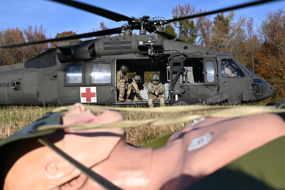 D.C. National Guard's ‘District Dustoff’ maintains hoist proficiency