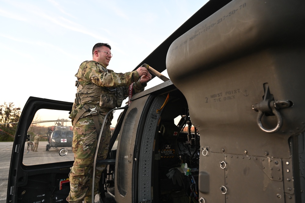 D.C. National Guard's ‘District Dustoff’ maintains hoist proficienc