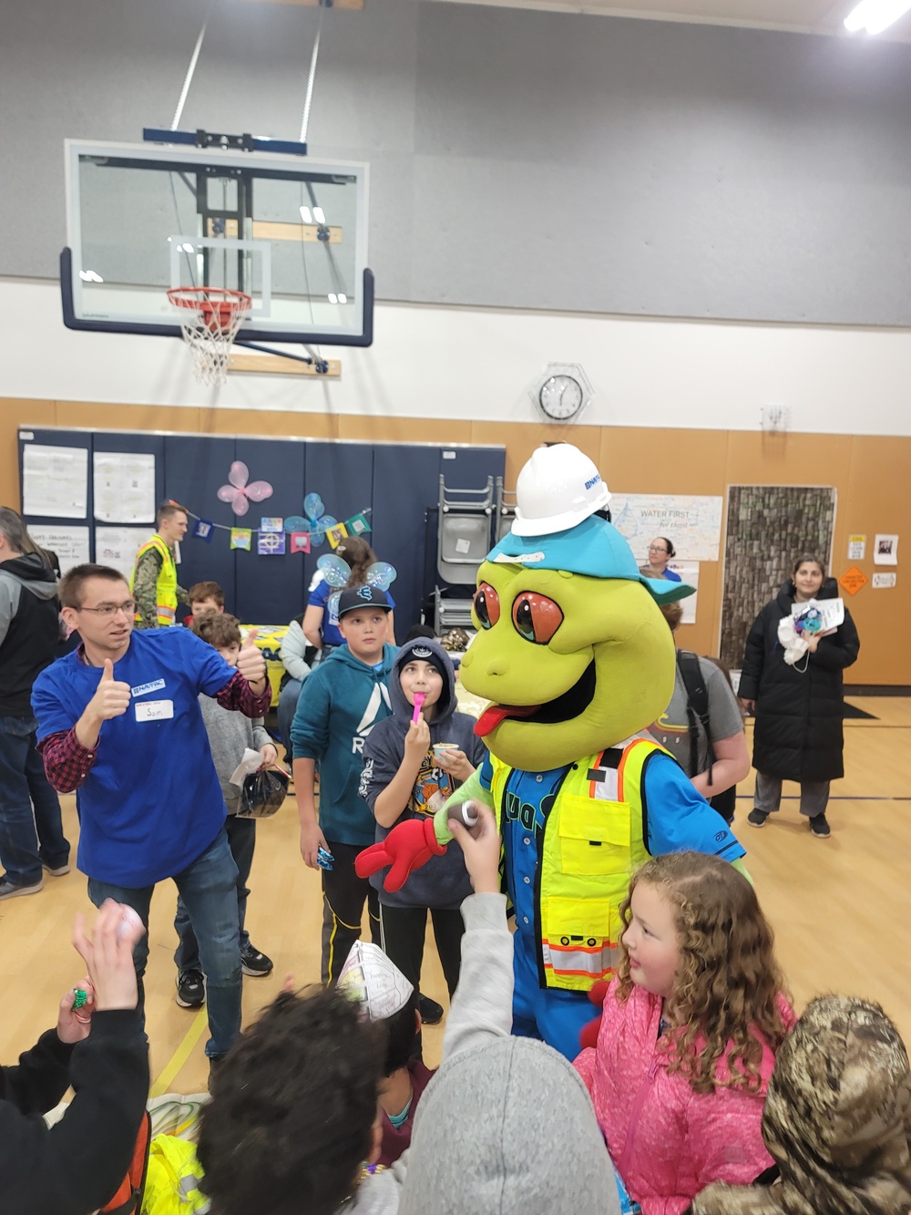 Enchanting Debut: NAVFAC Northwest Unveils STEM Program, Brings Science and Engineering Activities to ‘Once Upon a STEAM’ Event for K-5 Students