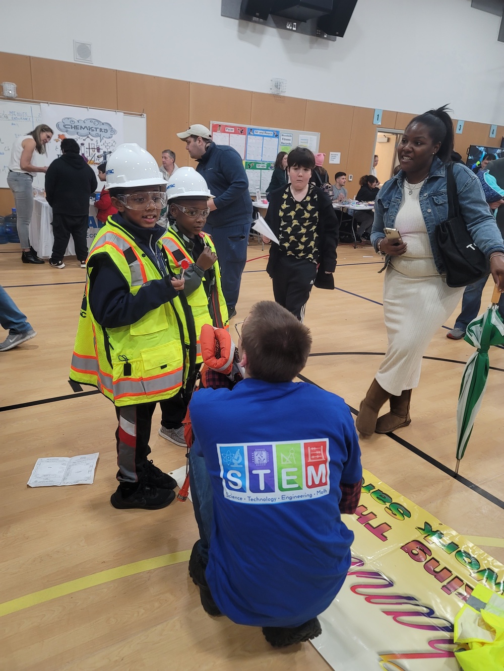 Enchanting Debut: NAVFAC Northwest Unveils STEM Program, Brings Science and Engineering Activities to ‘Once Upon a STEAM’ Event for K-5 Students