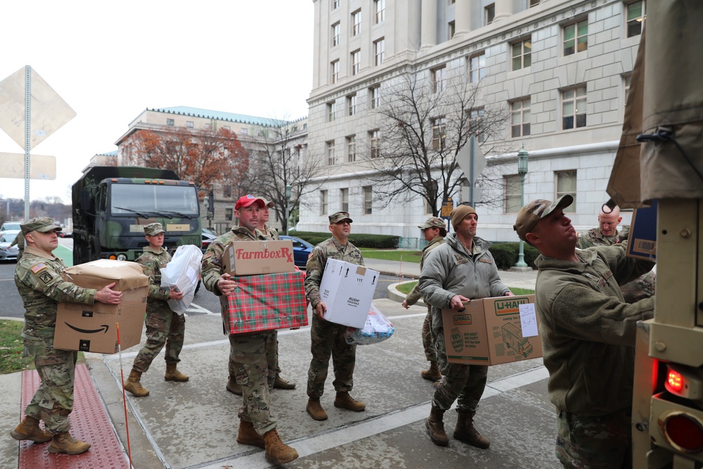 Pennsylvania Guardsmen help deliver holiday cheer