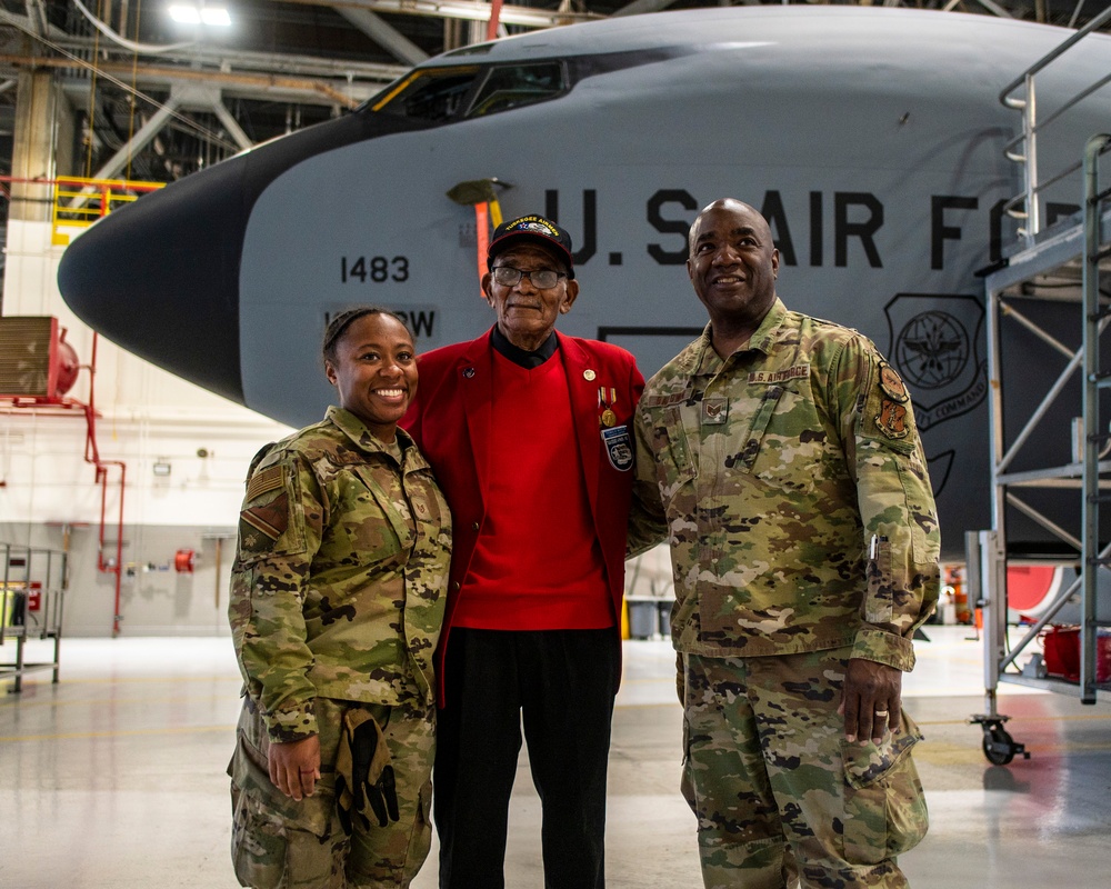 Tuskegee Airman returns to Lockbourne Air Force Base