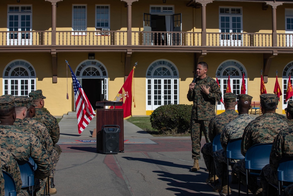 Sergeant Major of the Marine Corps visits MCRDSD