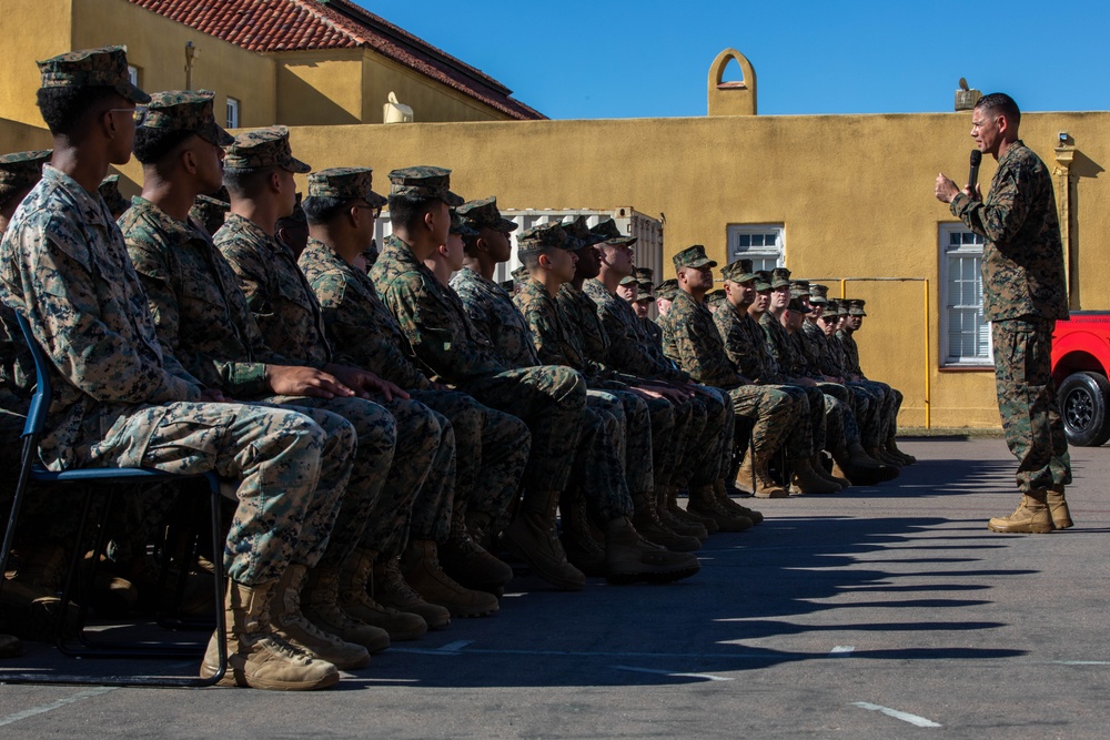 Sergeant Major of the Marine Corps visits MCRDSD