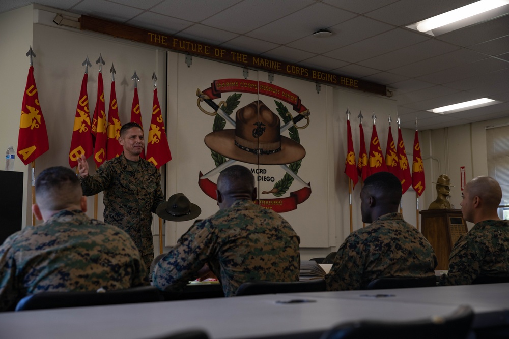 Sergeant Major of the Marine Corps visits MCRDSD