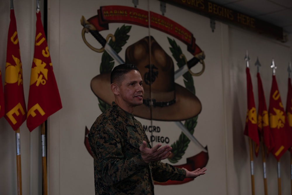 Sergeant Major of the Marine Corps visits MCRDSD