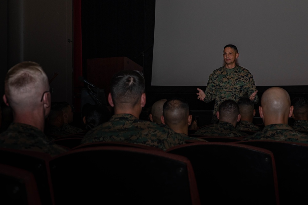 Sergeant Major of the Marine Corps visits MCRDSD