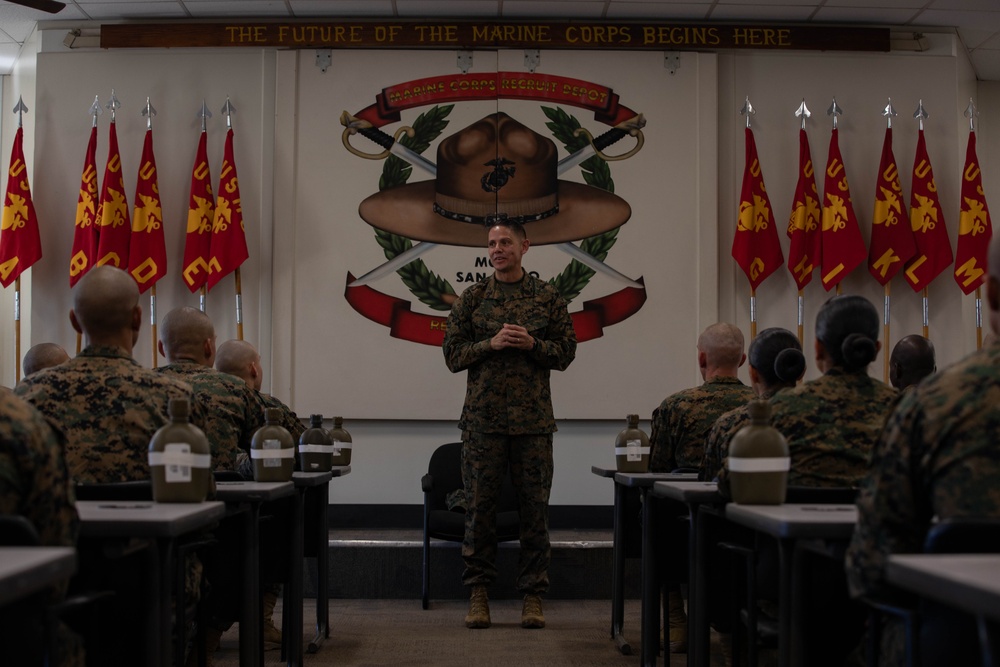 Sergeant Major of the Marine Corps visits MCRDSD