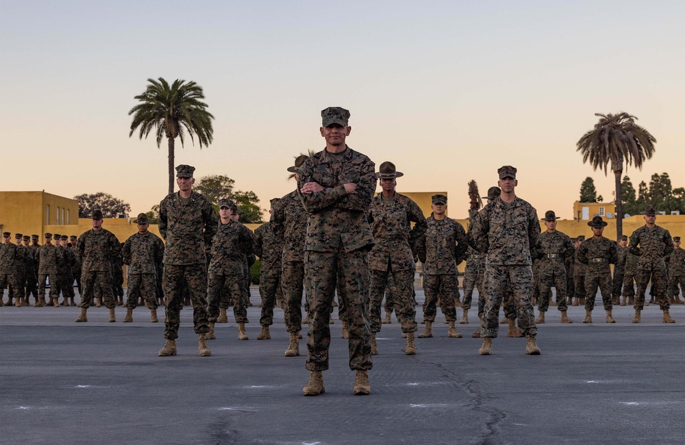 Sergeant Major of the Marine Corps visits MCRDSD