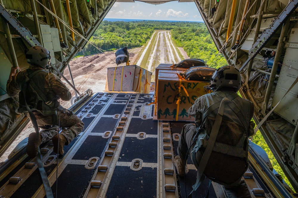 Santa 52: 36th EAS delivers humanitarian bundles to Angaur and Peleliu