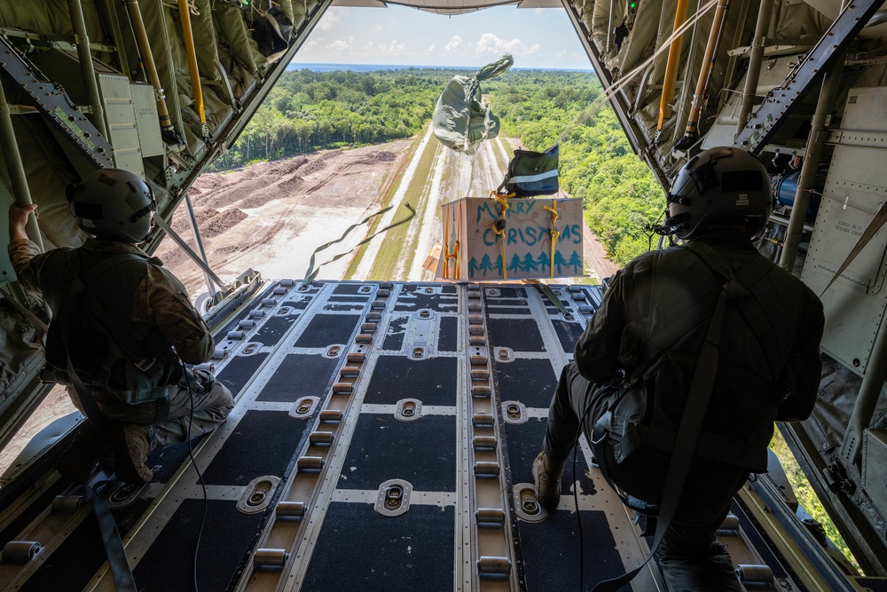 Santa 52: 36th EAS delivers humanitarian bundles to Angaur and Peleliu