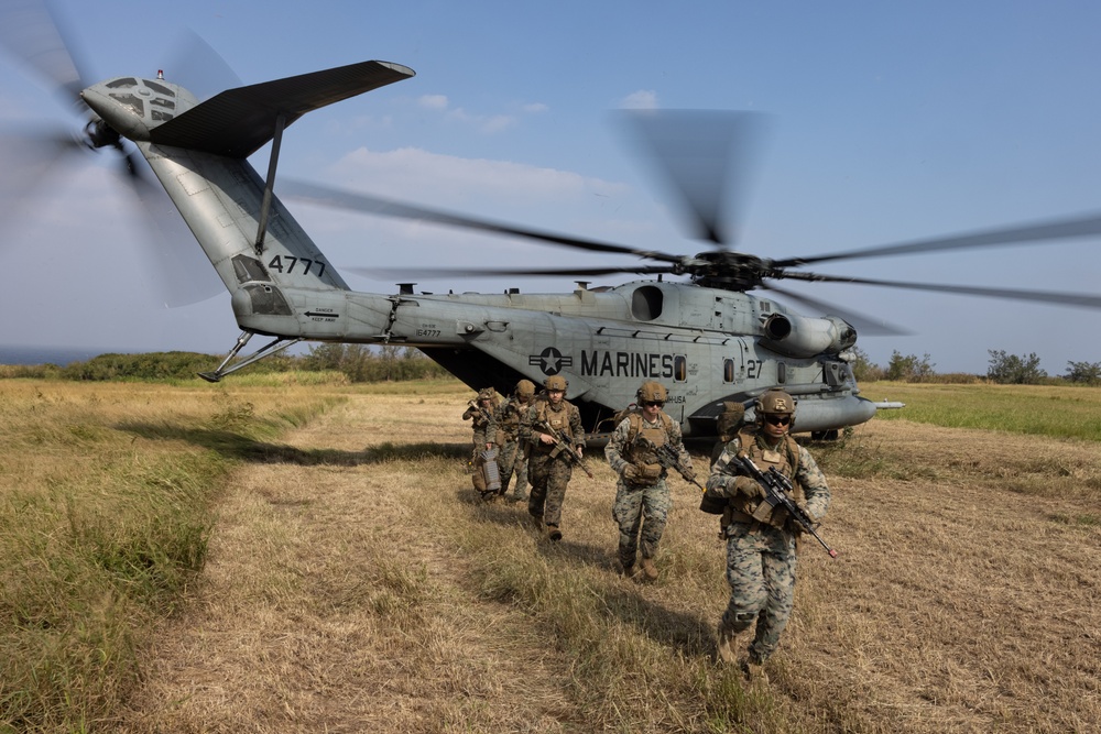 Battalion Landing Team 1/1’s Alpha Company conducts a Helicopter Raid Exercise