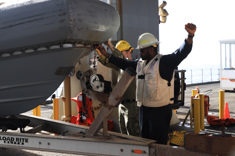 USS HWW (ESB 4) conducts Boat Operations with USS MESA VERDE (LPD 19)