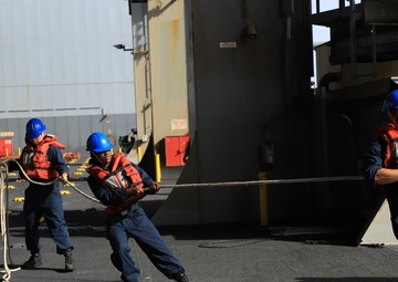 USS HWW (ESB 4) conducts Boat Operations with USS MESA VERDE (LPD 19)