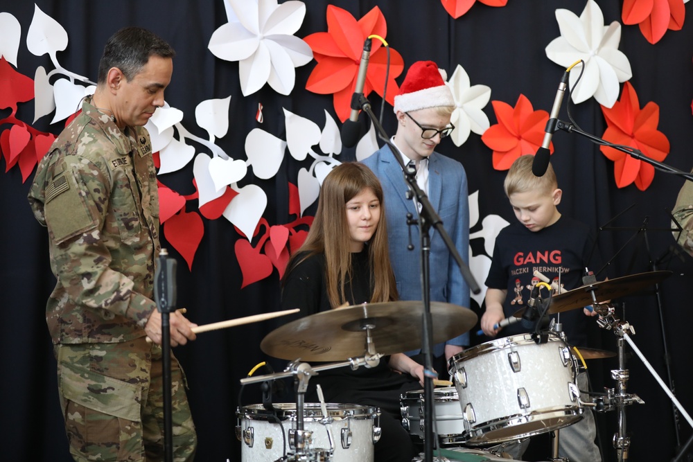 3rd Infantry Division Band performs for students at Krakow School for the Blind