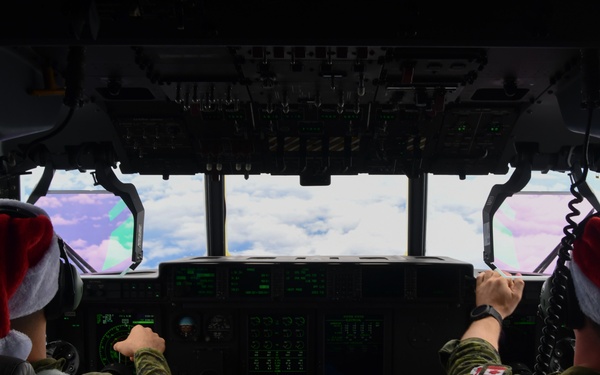 Santa 55: Royal Canadian Air Force delivers humanitarian aid during OCD 23