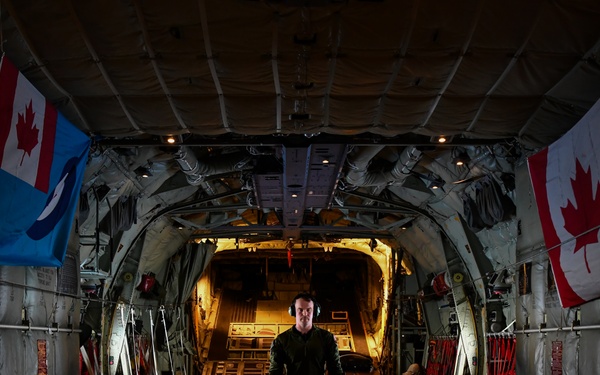 Santa 55: Royal Canadian Air Force delivers humanitarian aid during OCD 23