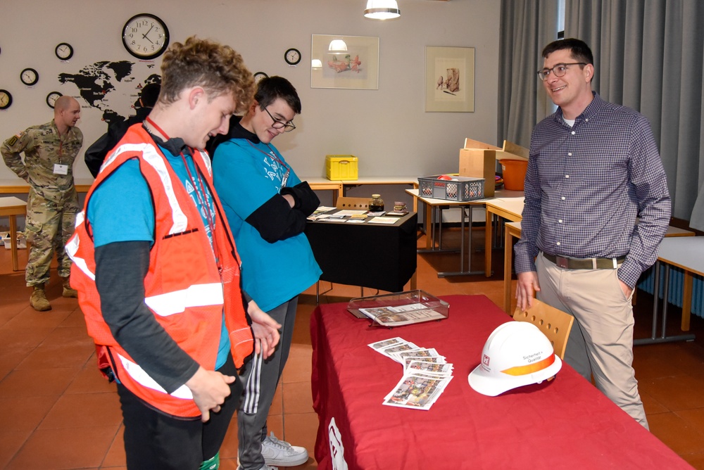 Army Engineers support STEMposium with DoDEA students from across Europe