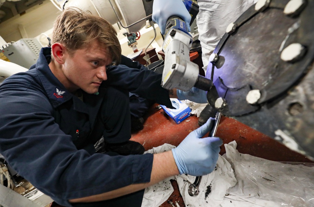 USS Dewey (DDG 105) Sailors Conduct Vacuum Collection, Holding and Transfer Maintenance