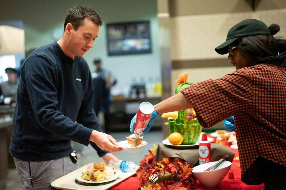 Monarch Dining Facility team provides Thanksgiving meal for Airmen