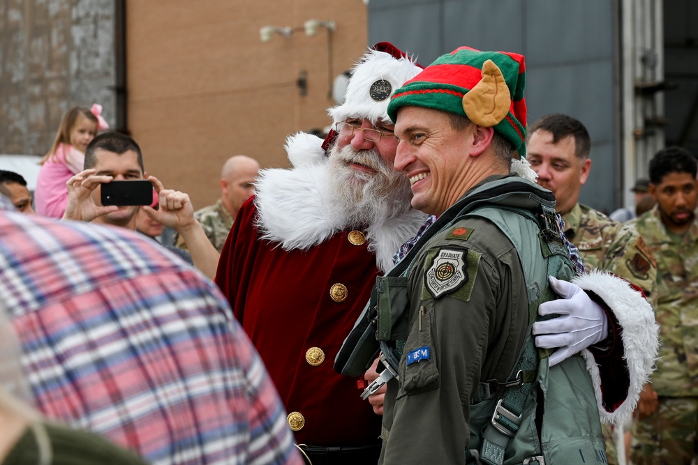 Santa arrives for 169th Fighter Wing Winterfest 2023