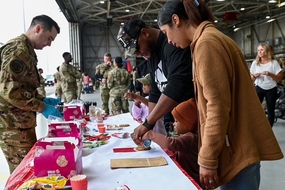 Santa arrives for 169th Fighter Wing Winterfest 2023