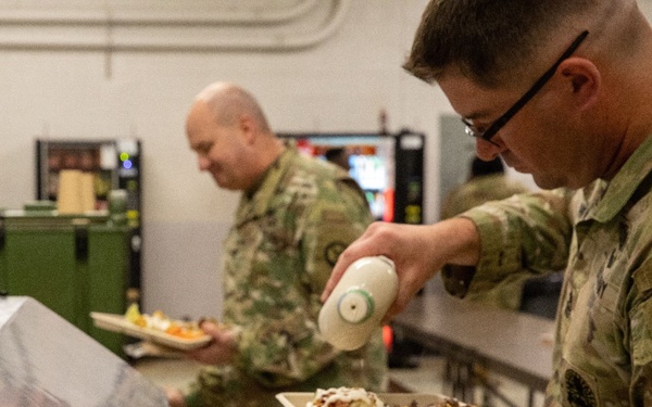 304th Military Police Battalion enjoys holiday meal