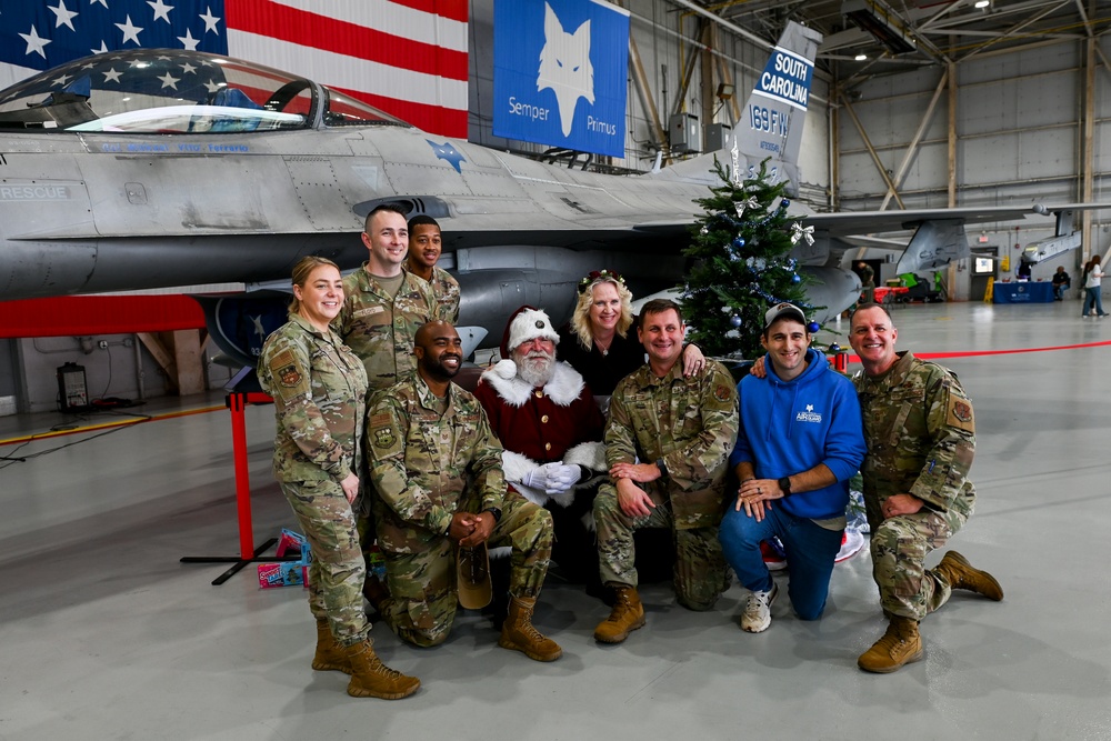 Santa arrives for 169th Fighter Wing Winterfest 2023