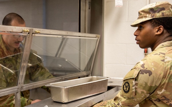 304th Military Police Battalion enjoys holiday meal