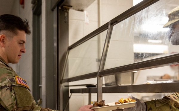 304th Military Police Battalion enjoys holiday meal