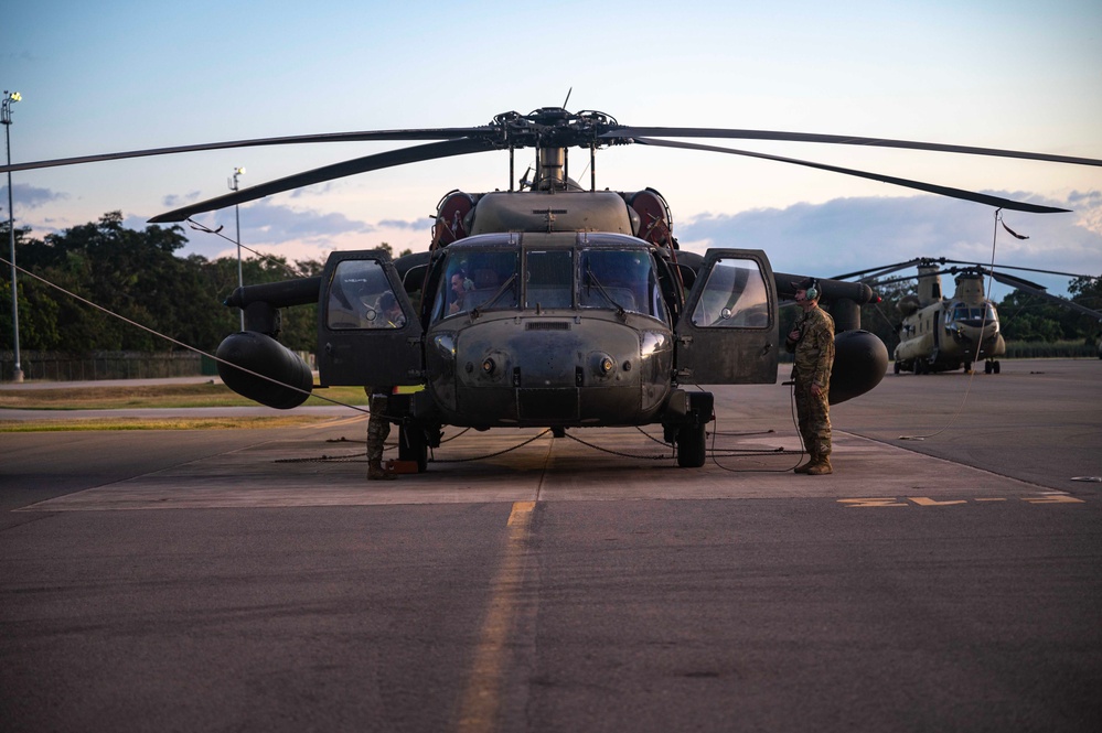 1-228th Aviation Regiment conducts air assault training