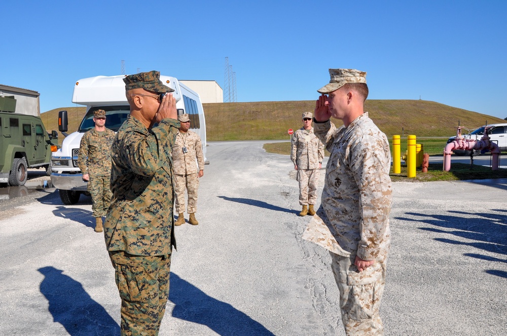 Lt Gen. Brian Cavanaugh Visits MCSFBn Kings Bay