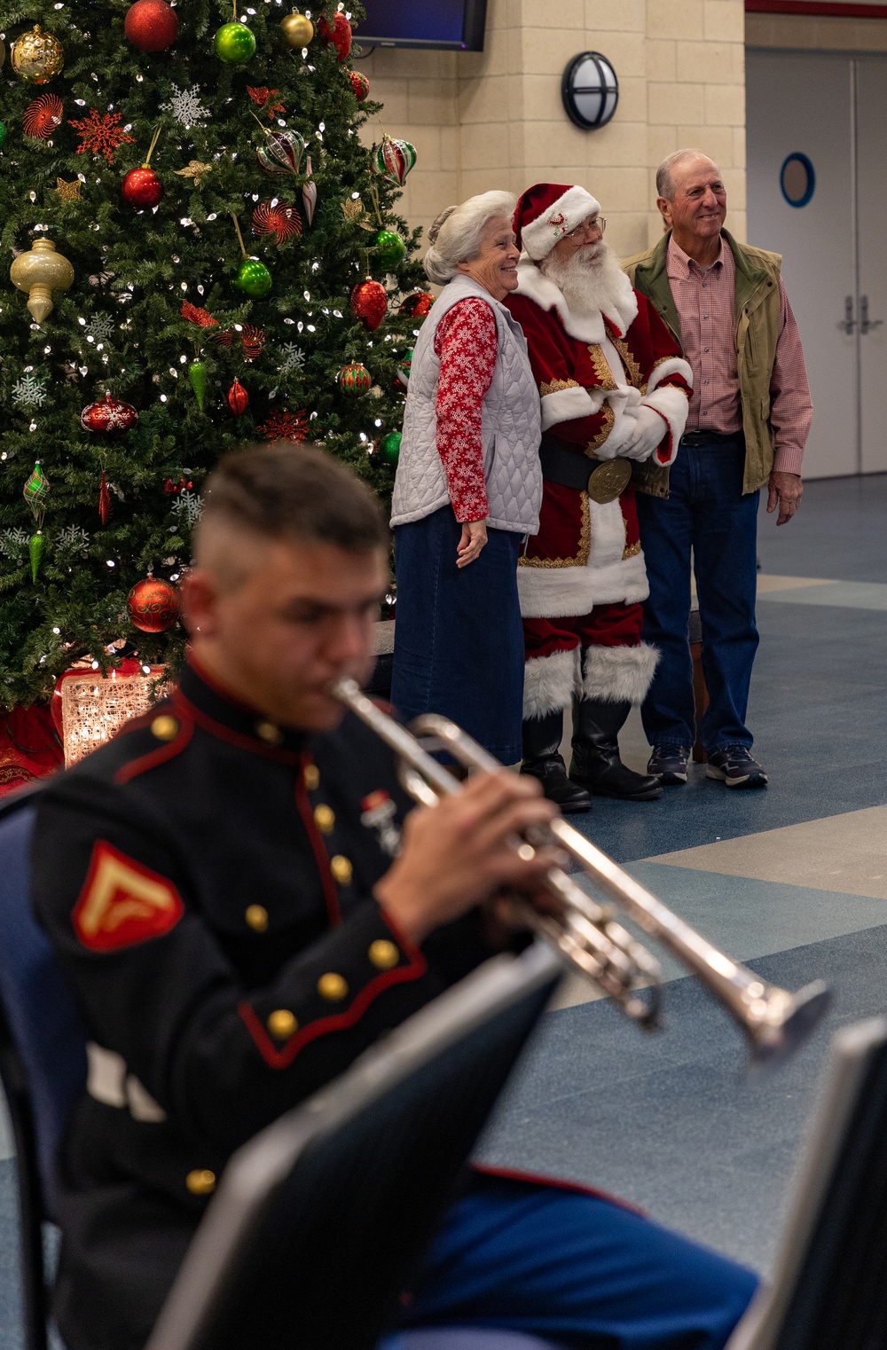 Marine Forces Reserve band hosts holiday concert