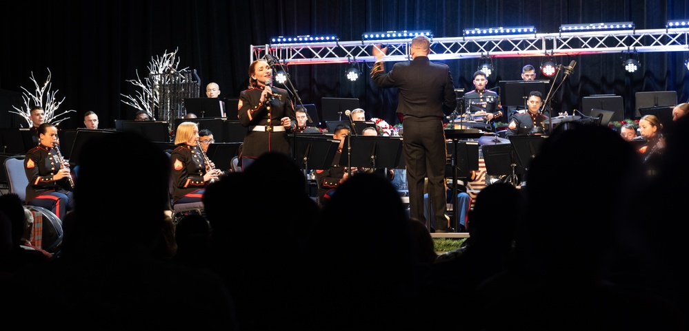 Marine Forces Reserve band hosts holiday concert