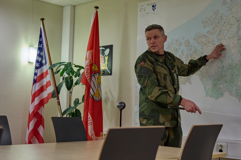 Maj. Gen. Sofge visits the Norwegian Army Allied Training Center